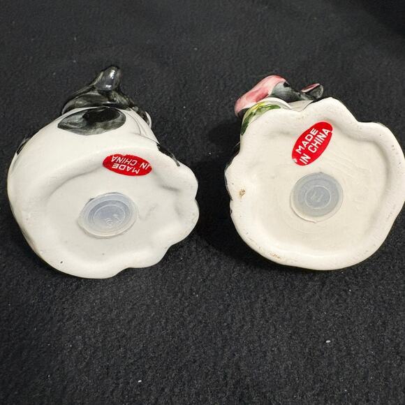 Vintage Cow Salt & Pepper Shakers - Picture 5 of 5